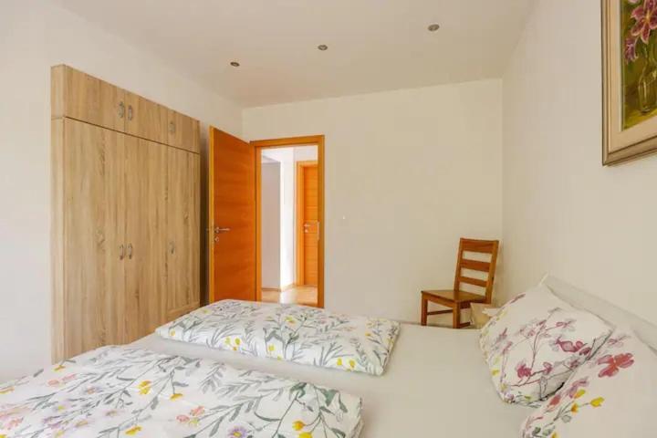 Apartment Mit 78Qm Натурно Экстерьер фото